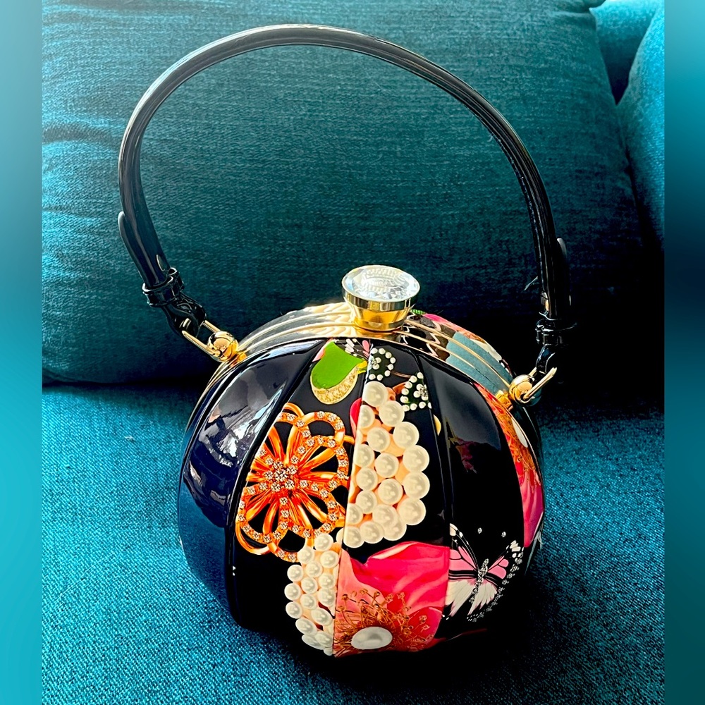 Darling spherical purse with detachable shoulder strap
